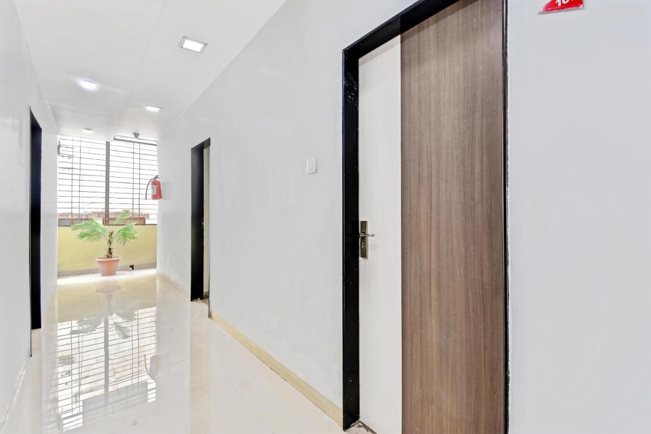 Oyo 61308 Hotel Rw International Hingoli Exteriör bild