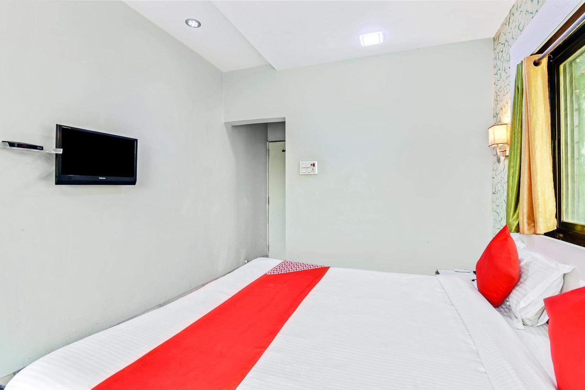 Oyo 61308 Hotel Rw International Hingoli Exteriör bild